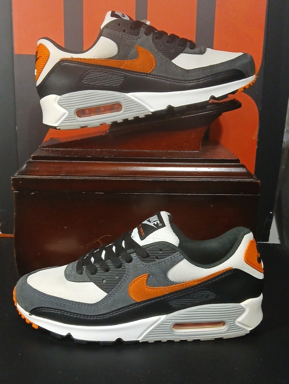 Nike Air Max '90  "WHITE STAR FISH" (2022)  Mens Size-10.  100%AUTHENTIC!